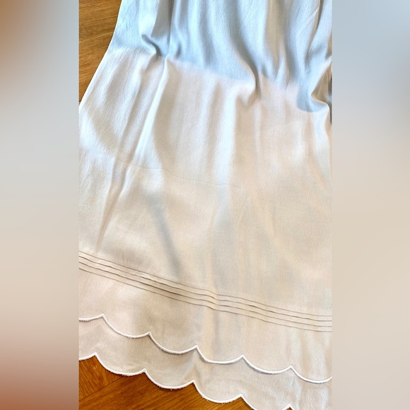 NWT Elliatt Elation dress, size S, taupe color, Keyhole and scalloped detailing - Picture 7 of 8